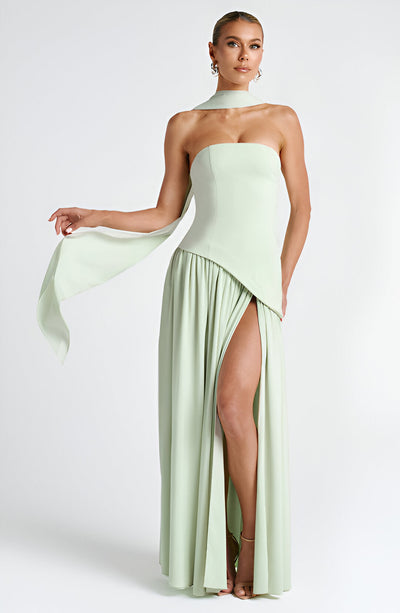 LOTTIE – RADIANT STRAPLESS EVENING GOWN